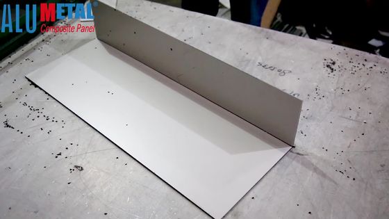 1250mm بأكسيد الألومنيوم الزخرفية لوحات صفائح معدنية B1 FR