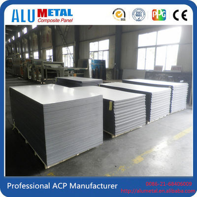 2 مم PVDF المغلفة لوحة الألومنيوم المركب Acp الفضة 1220 مم لوحة الكاسيت الكسوة